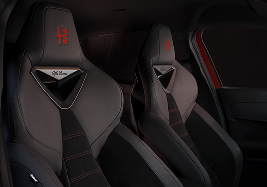 Alfa Romeo Junior Elettrica Paket Sport