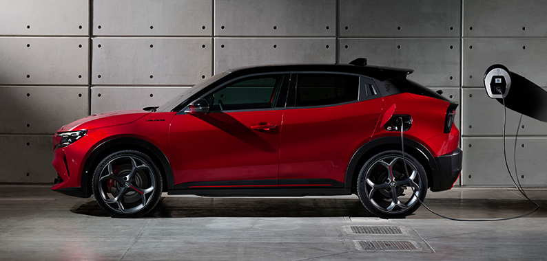 Alfa Romeo Junior Elettrica Polnjenje doma