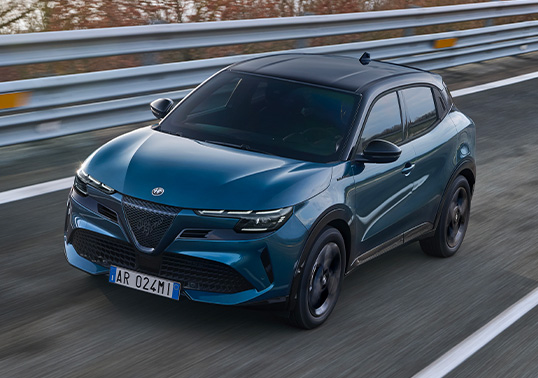 Alfa Romeo Junior Ibrida Čisti užitek v vožnji