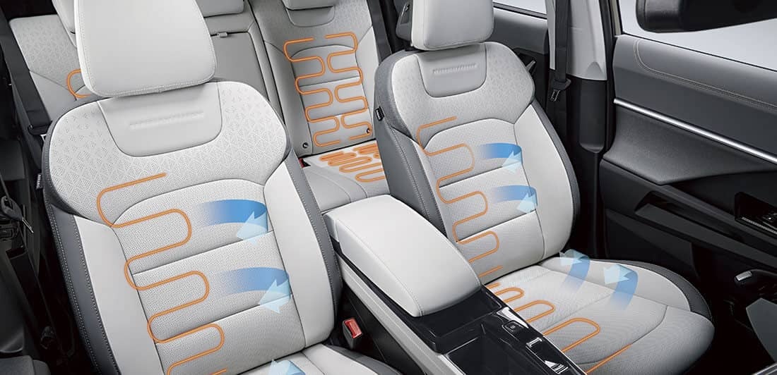 Ogrevani sedeži spredaj in zadaj