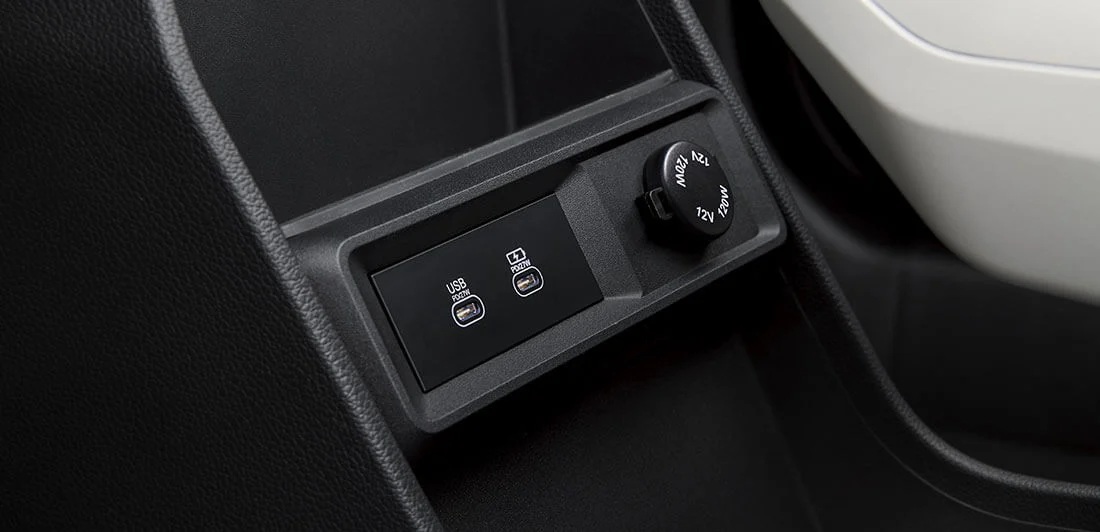 12V vtičnica in USB polnilniki